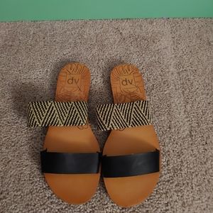 Dv flats size 7